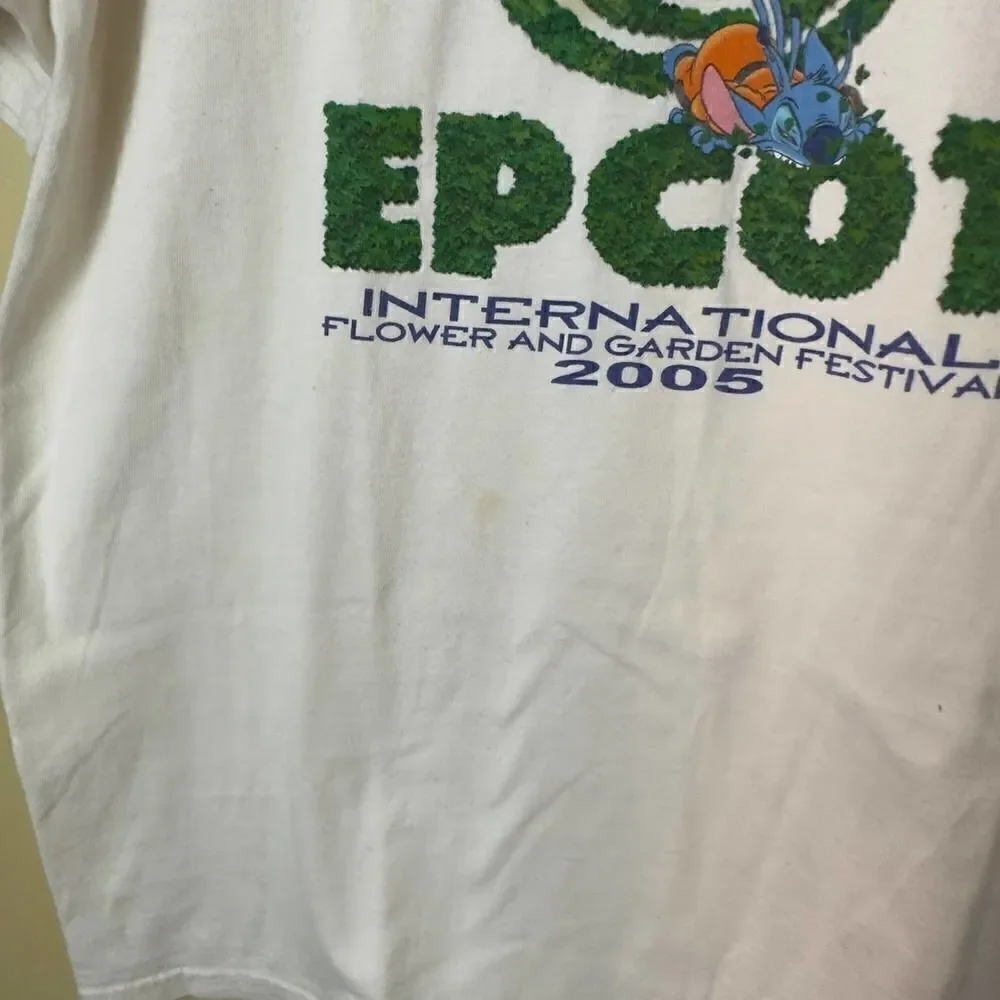 Vintage Rare Walt Disney World Epcot Graphic T-Shirt Size Large 2005 Unisex